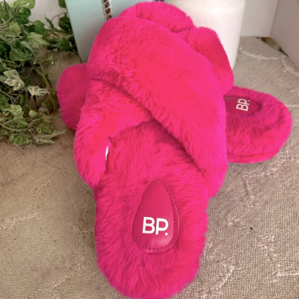 BP (Brass Plum) Plush BarbieCore Pink Crisscross Slippers. Size 9-10 Lar… - Picture 6 of 10